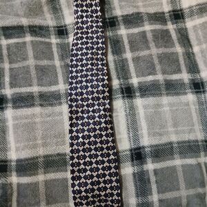 Hickey Freeman Blue and White Patterned Tie